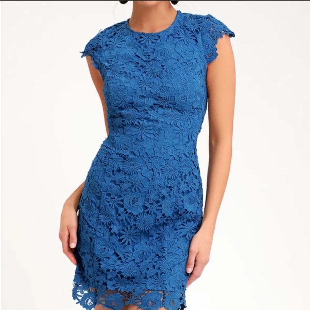 Lulu’s Romance Language Blue Backless Lace dress S